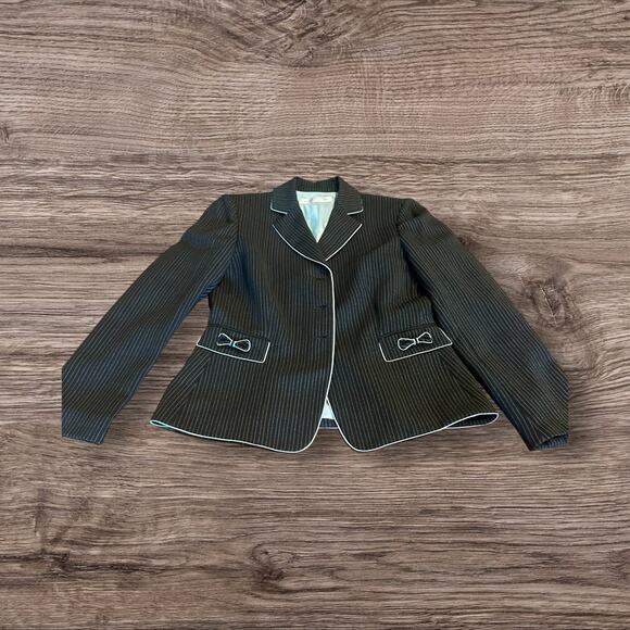 Vintage Tahari Arthur Levine Pin Stripe Pant Suit Jacket & Pants Size 6P - Picture 4 of 8